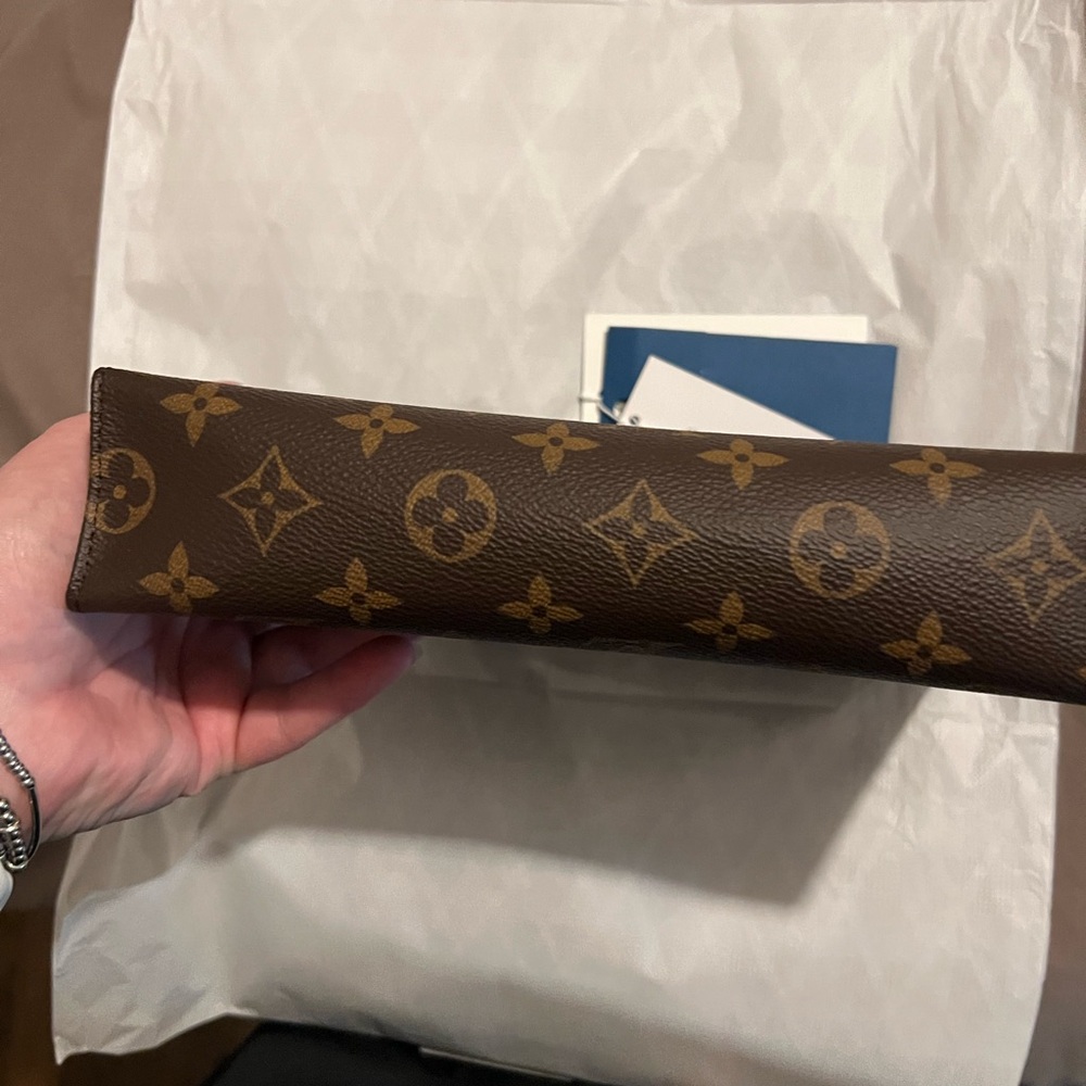 Louis Vuitton Monogram Toiletry 26 Excellent Pre Loved Condition, Barely Used - Picture 4 of 6